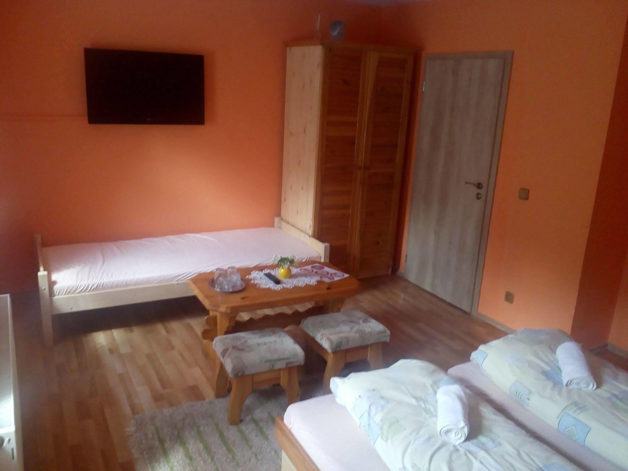 Penzion Leštiny Bagian luar foto
